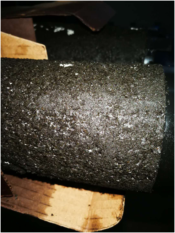 由于油品問題導致油氣分離器壓差高，空壓機潤滑油結膠，油濾堵塞，機器高溫報警(圖3)
